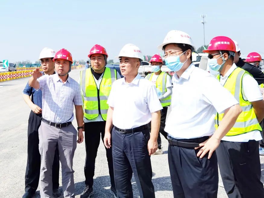 河北省交通運輸廳黨組成員、副廳長侯智敏深入石家莊東站、南站改建工程項目檢查指導工作