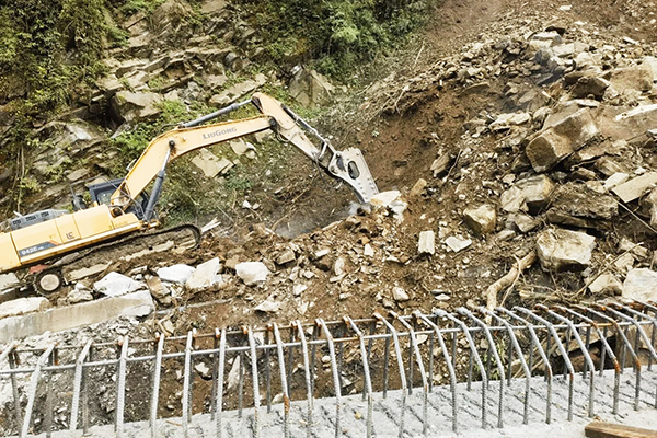 精準預(yù)判與緊急避險，成功化解塌方危機